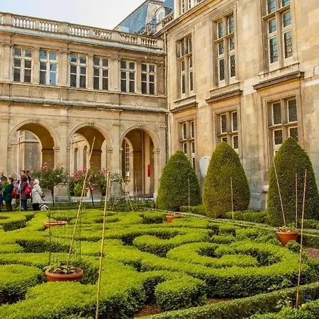 Appartement D'exception Au Coeur Du Marais Equipe Parijs